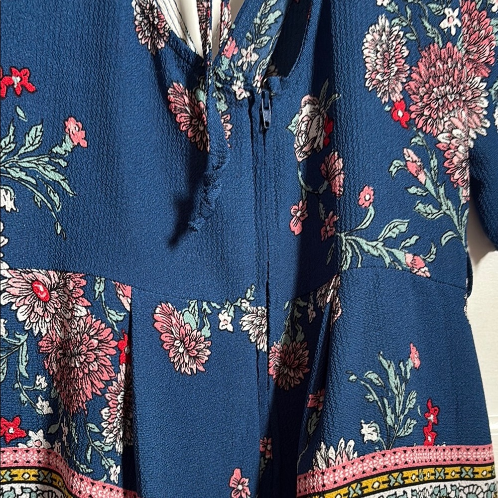 Floral Blue Romper with tie belt - Picture 4 of 6